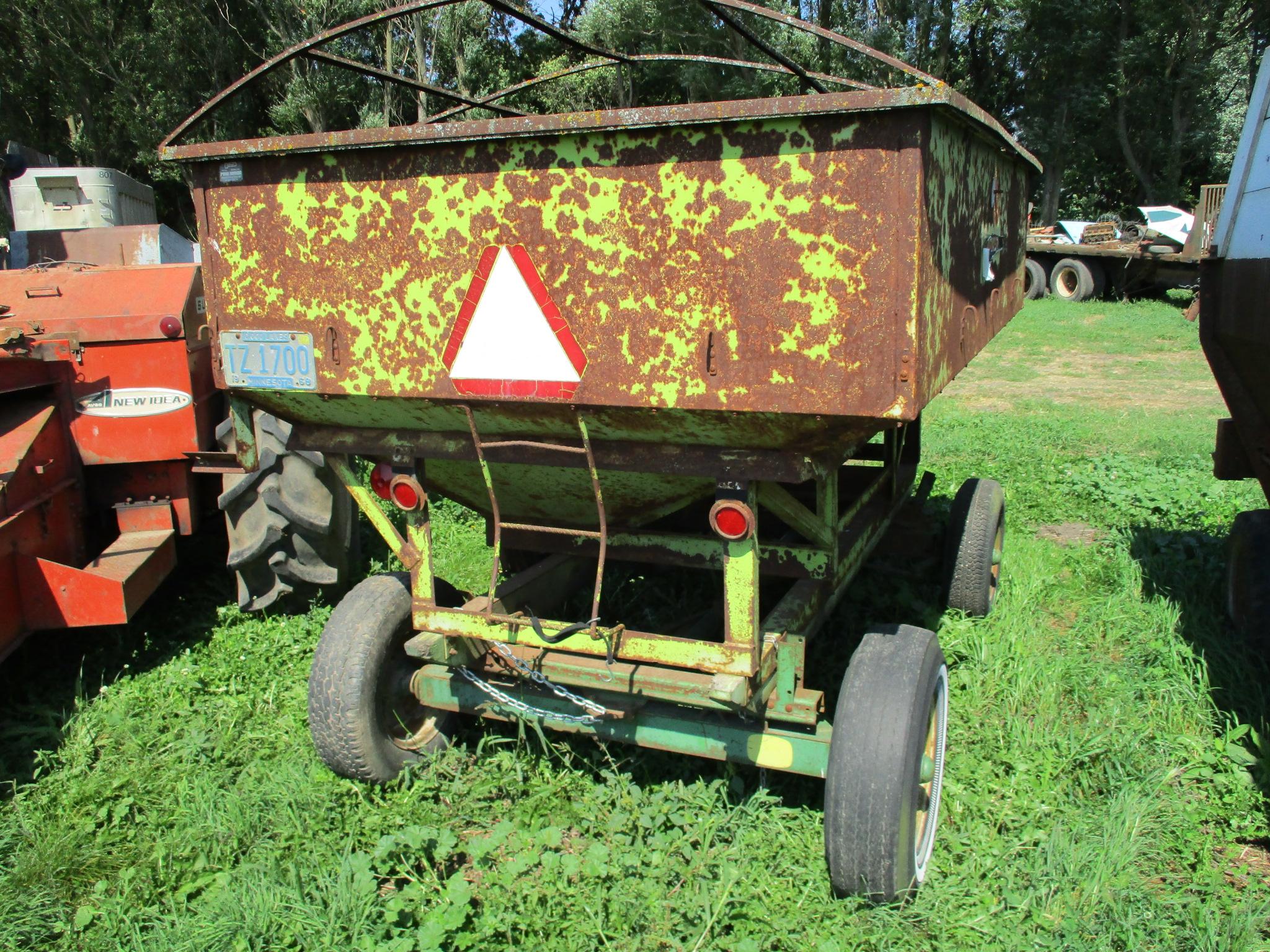 Parker gravity wagon w/JD gear