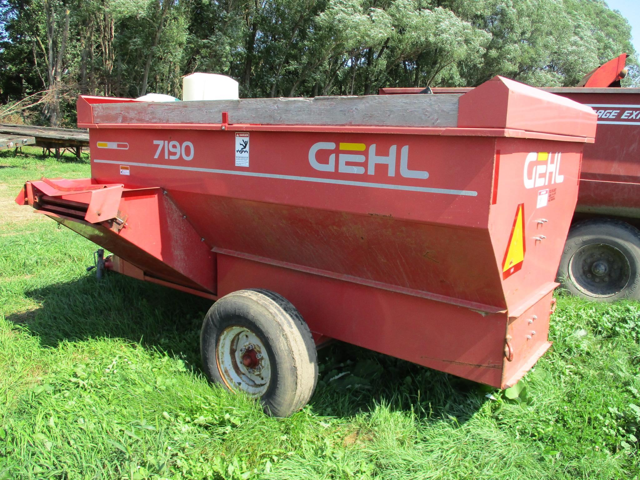 Gehl 7190 TMR wagon