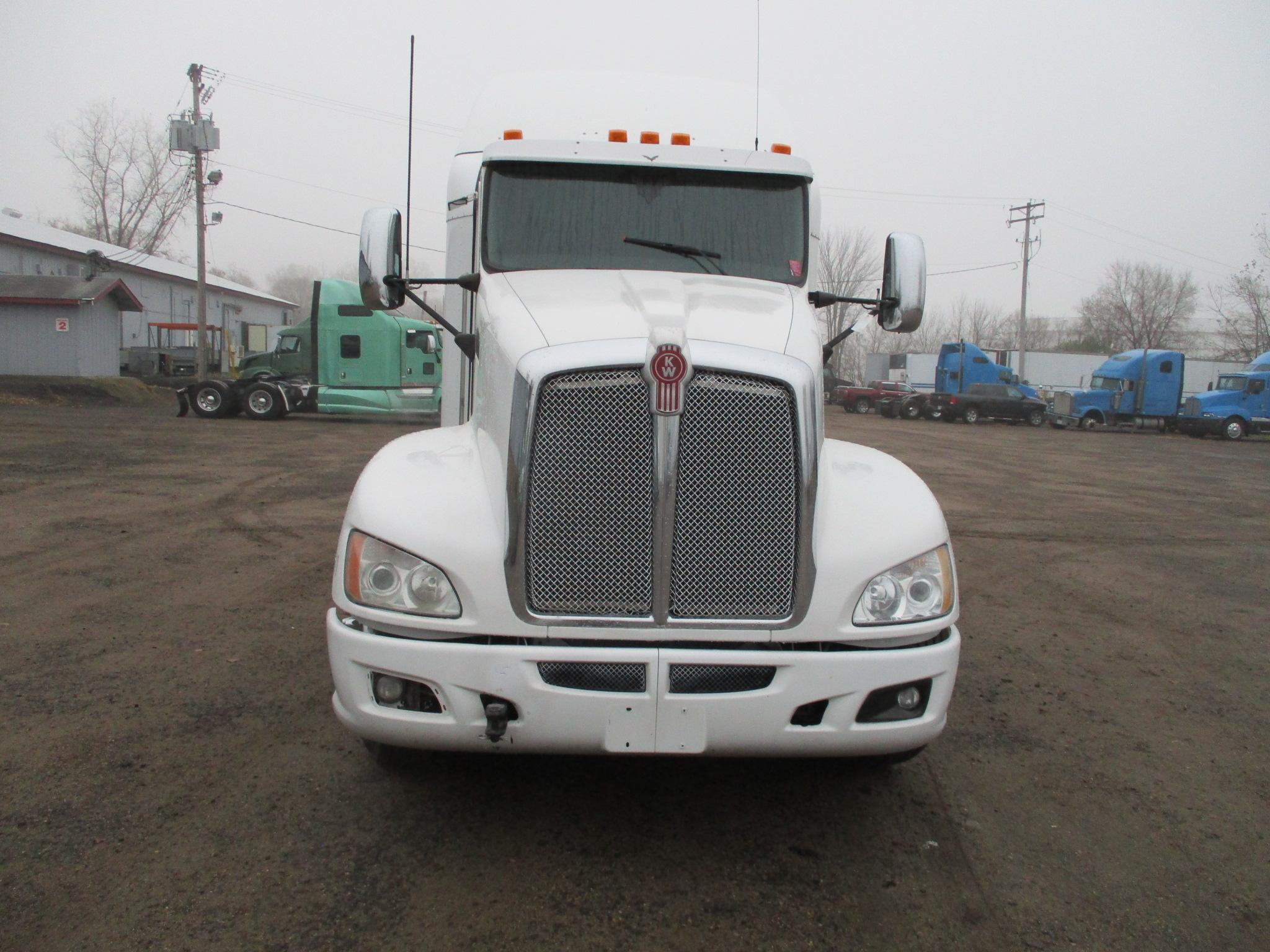 2013 Kenworth T660, 650,385 Act one owner miles, Aerocab single bunk sleeper, Cummins ISX, 450 hp