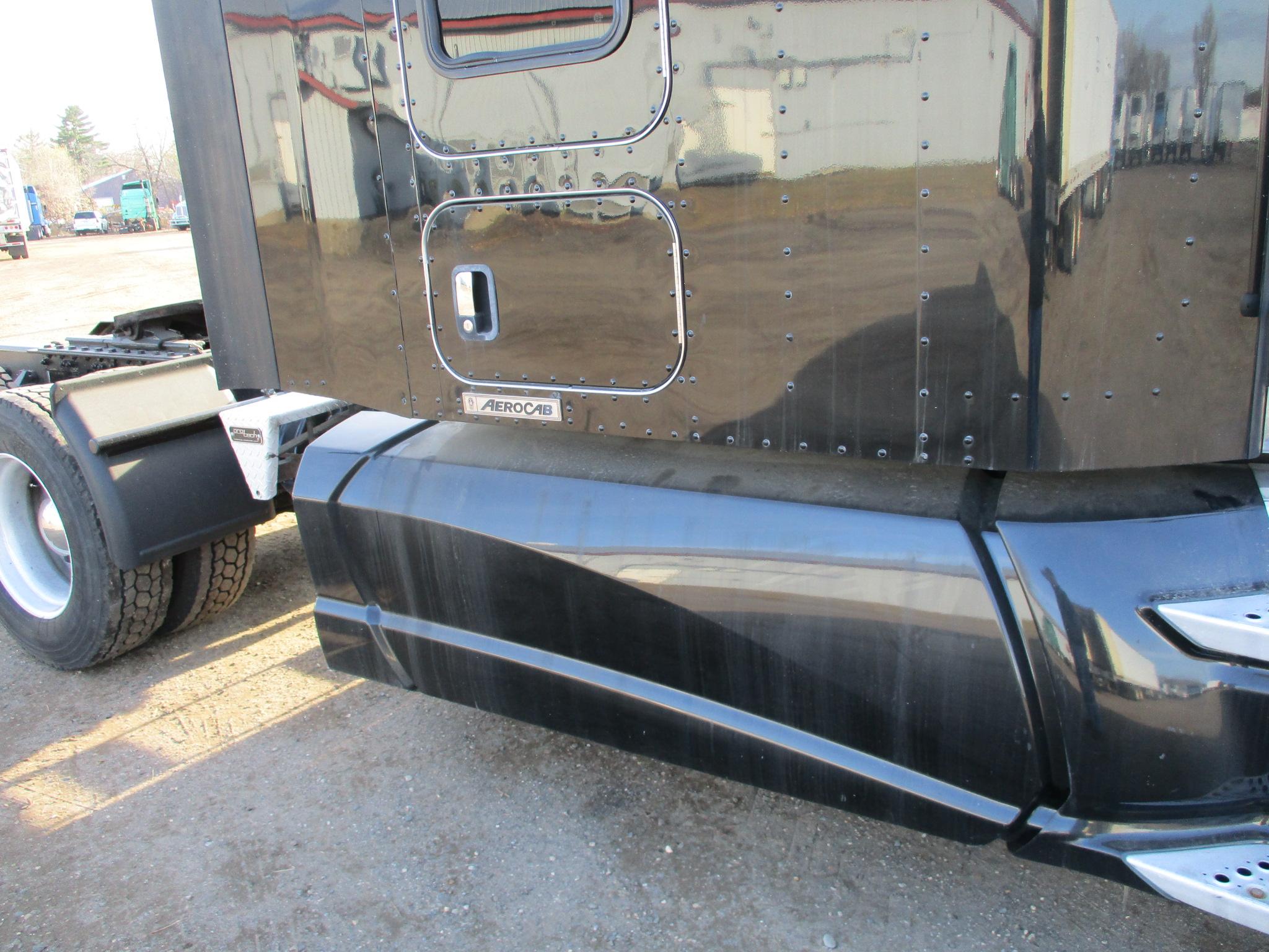 2013 Kenworth T660, 659,288 Act one owner miles, Aerocab double bunk sleeper, Cummins ISX, 450 hp