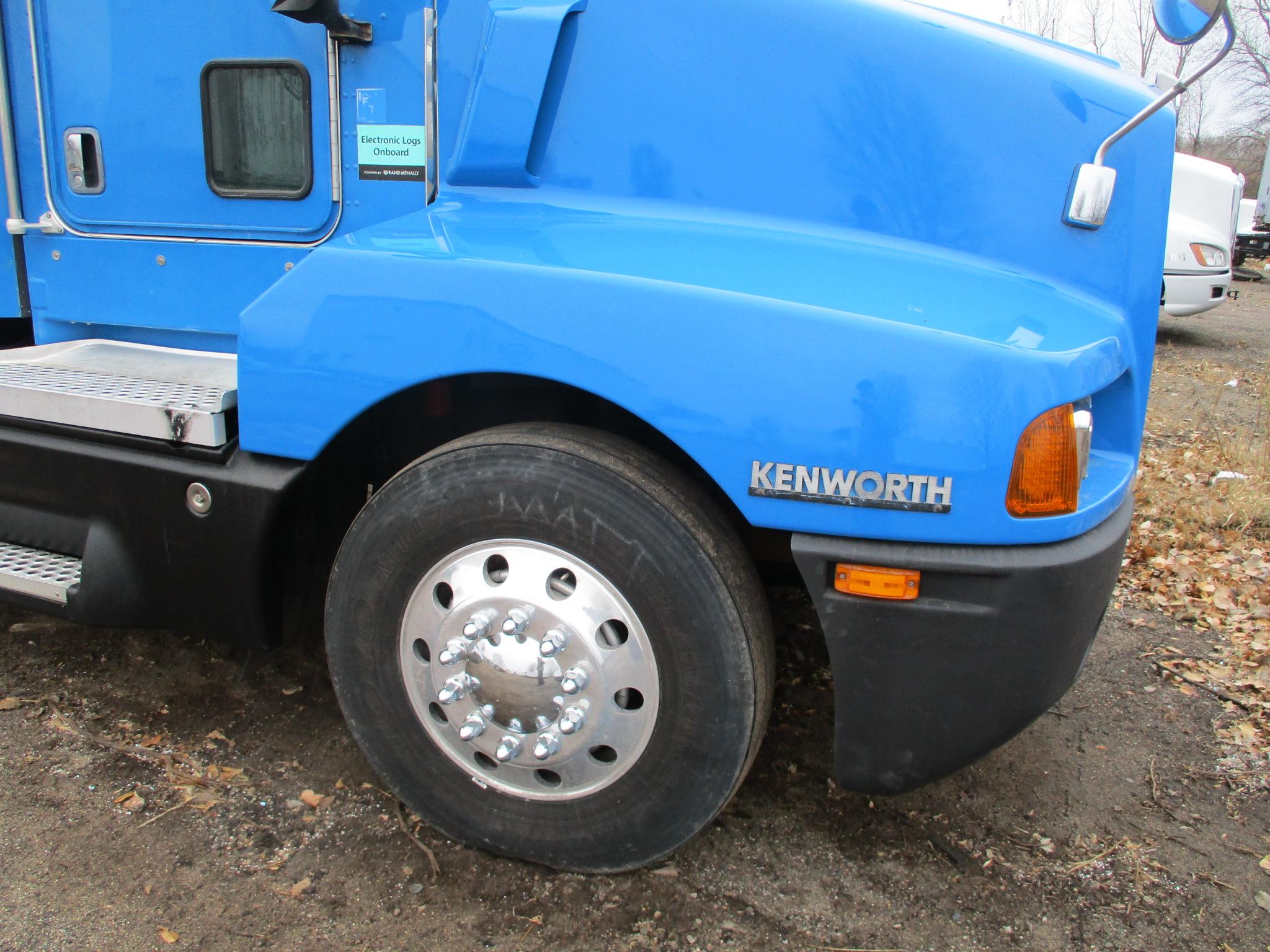 2005 Kenworth T600, 731,860 Act second owner miles, Aerocab double bunk sleeper, Cat C-15, 475 hp