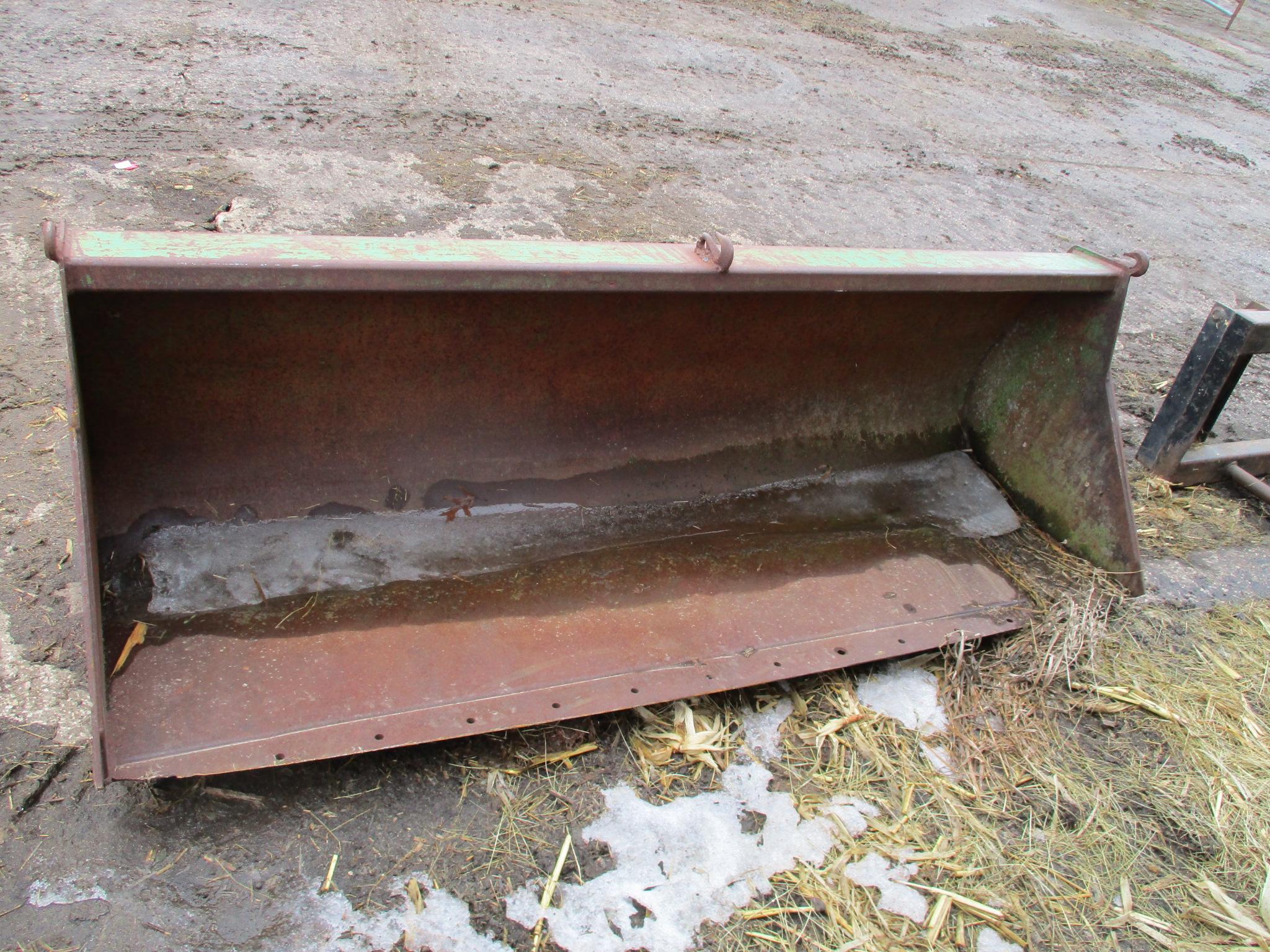 JD 61/2 ft. bucket, off JD loader