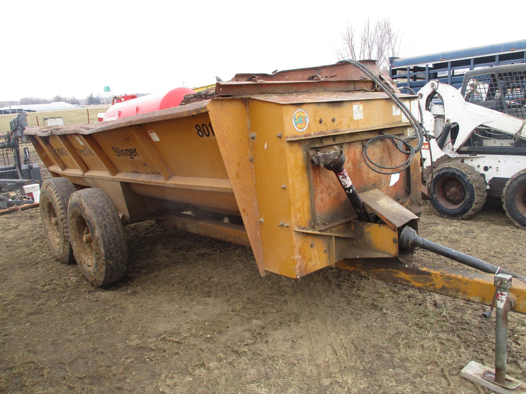 Knight Pro Twin slinger 8018 manure spreader