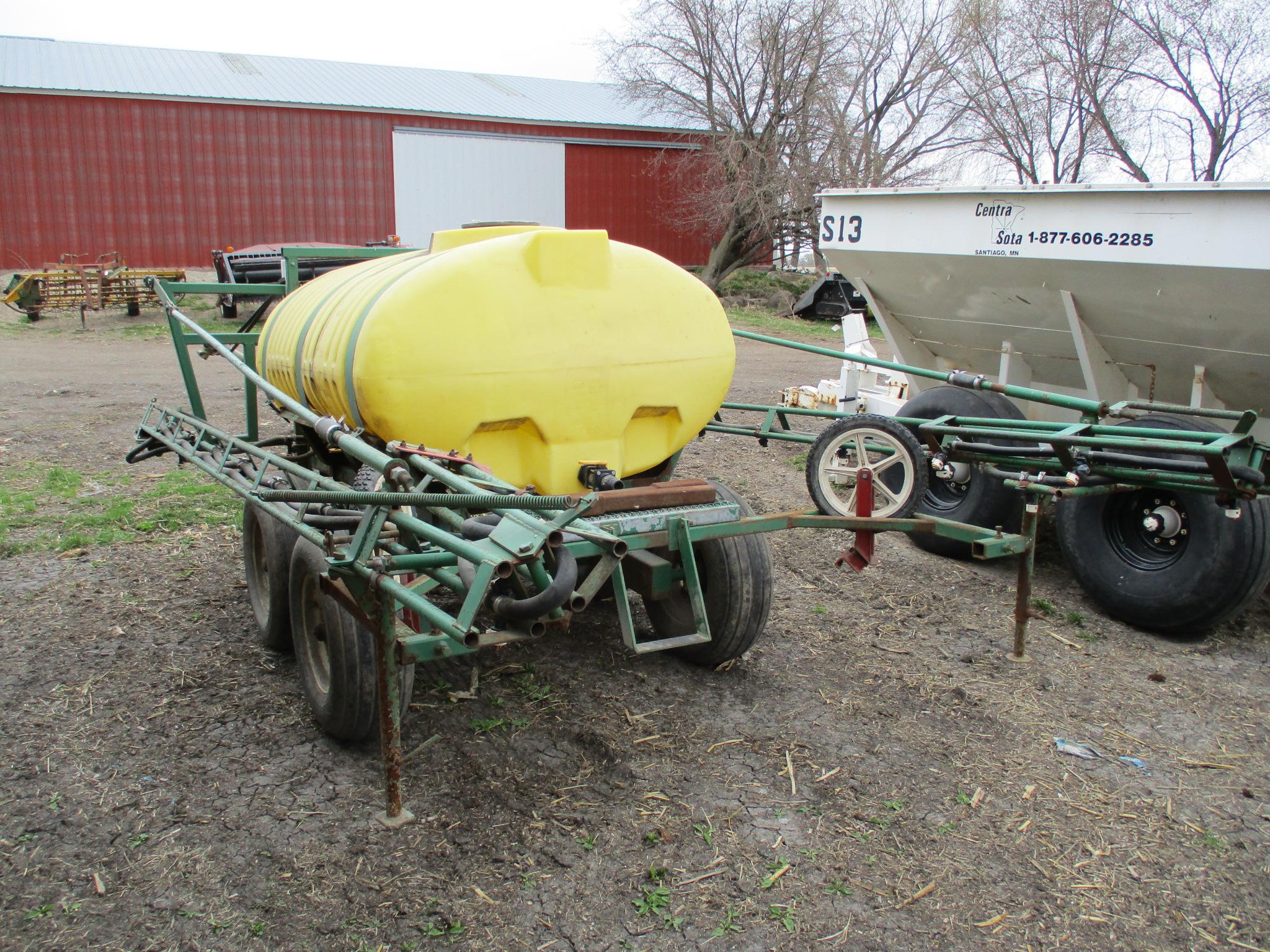 Bestway 500 gal sprayer, 40' booms, tandem ax. PTO pump