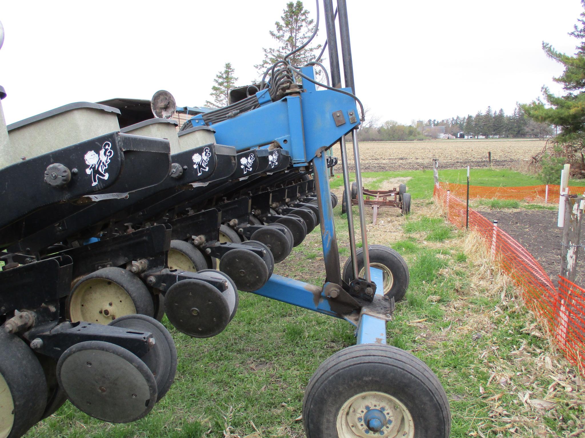 Kinze RF 12R 30" planter, Yetter trash whips, Insect boxes