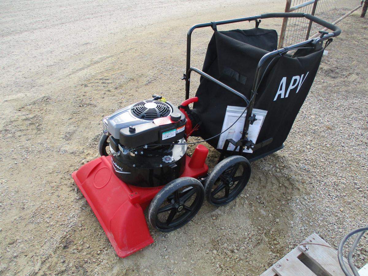 New unused Parker lawn vac, 8.5 HP