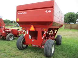 Minnesota 450 gravity wagon w/MN 15 ton gear, 16.5L-16.1 tires