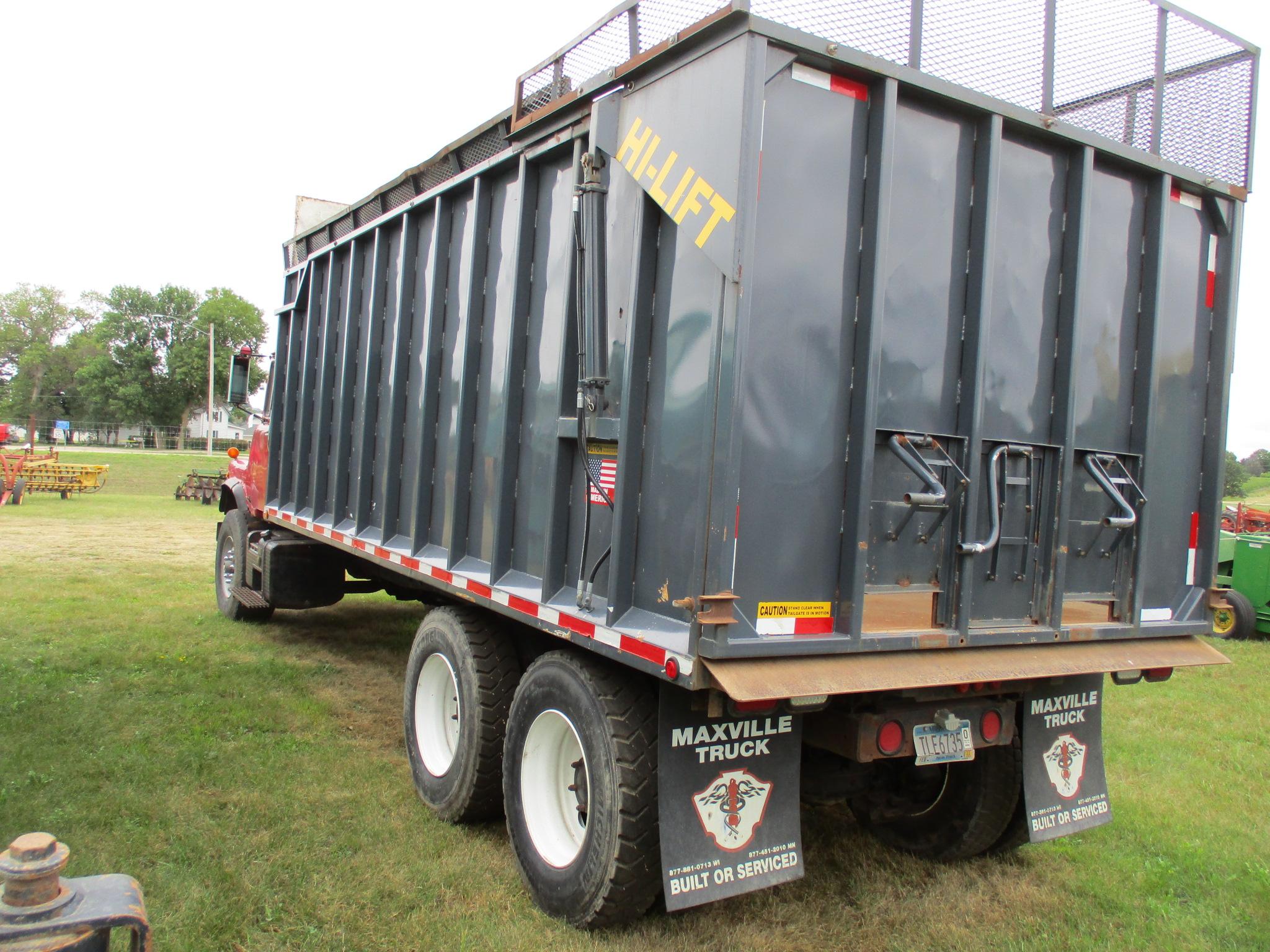 1995 Mack 350 tandem w/Northern 20' Hyd silage box, Mack 350 engine, runs drives, operates