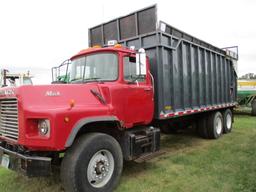 1995 Mack 350 tandem w/Northern 20' Hyd silage box, Mack 350 engine, runs drives, operates