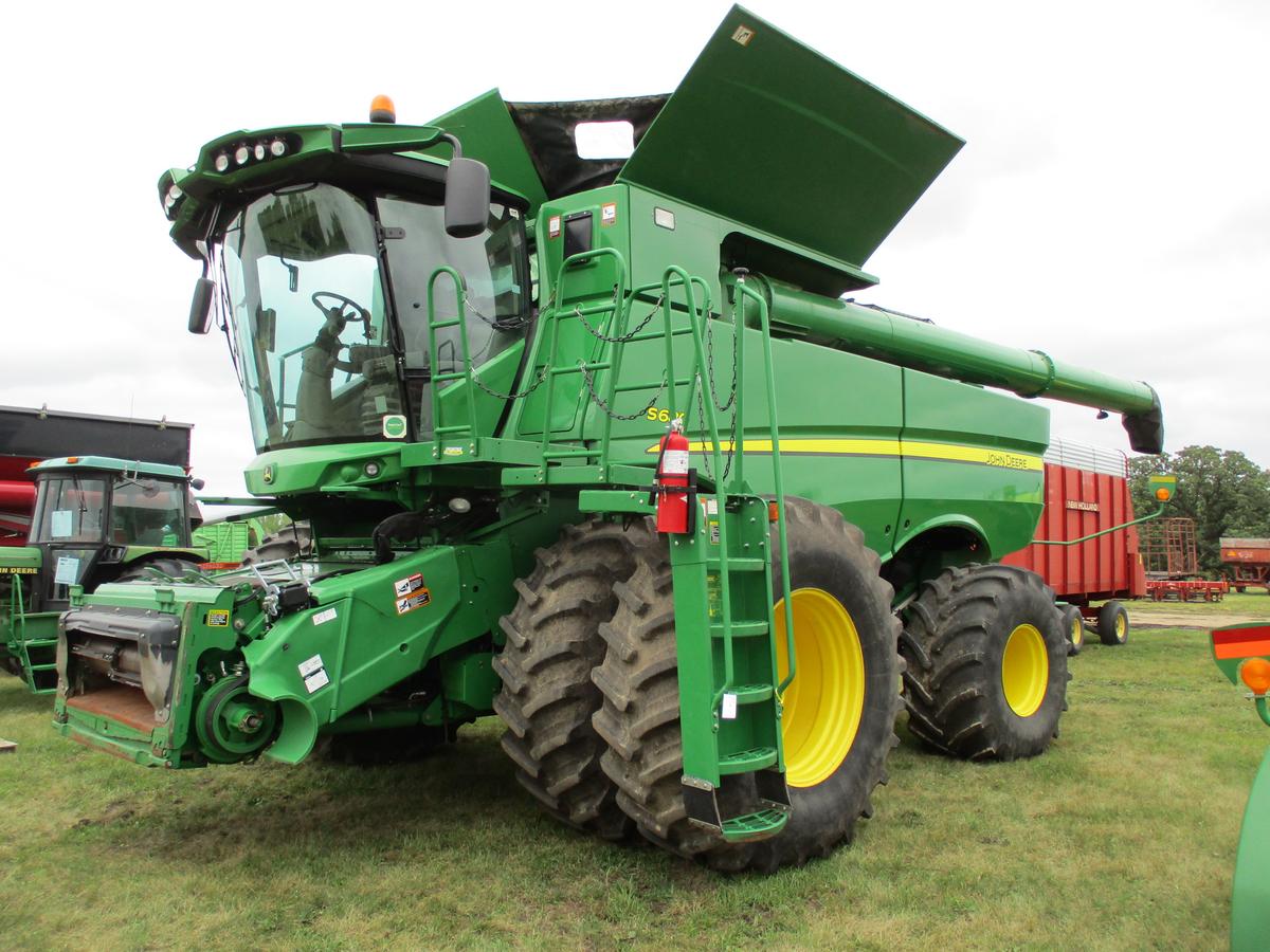 2013 John Deere S680, 4WD, 1,427 Sept. 2,413 Eng Hrs. Pro drive trans. 650/38 duals, 7" GS3 touch