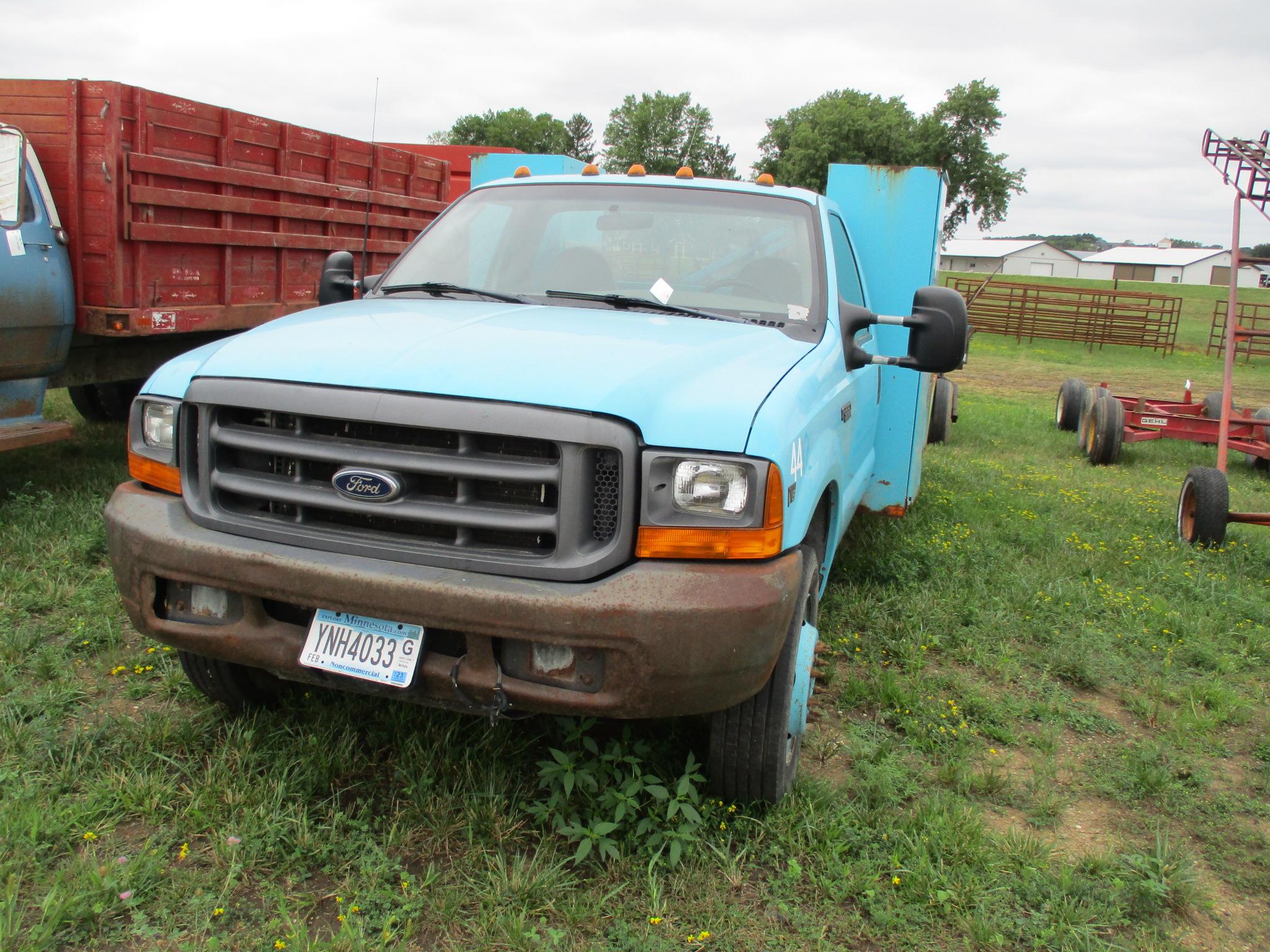 1999 Ford F550, V8 Power Stroke Dsl. dually, 359,305 miles showing, service body, runs & drives