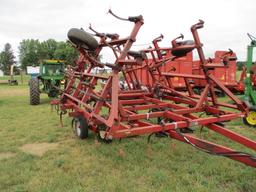 Case IH 4600, 26' field Cult. 3 bar harrow, walking tanems, hyd wings