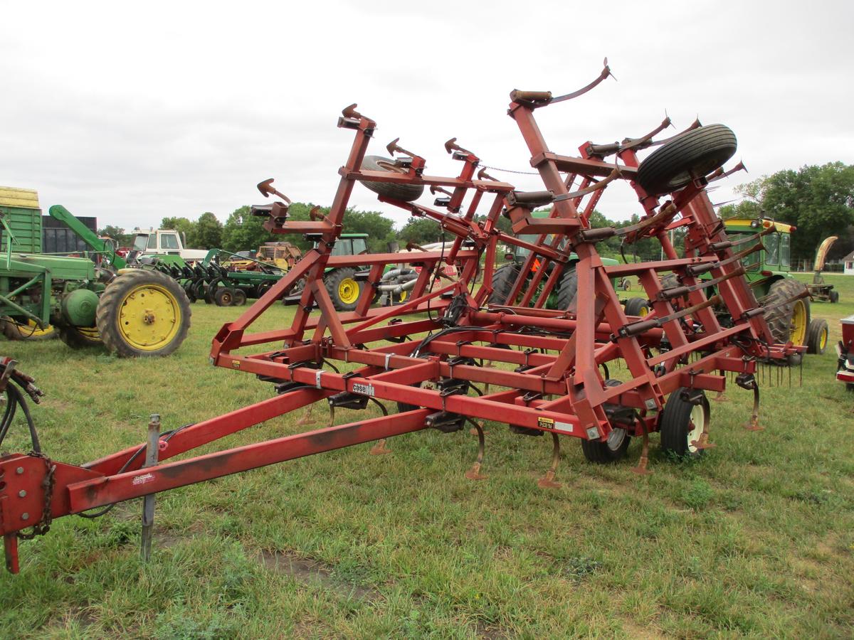 Case IH 4600, 26' field Cult. 3 bar harrow, walking tanems, hyd wings