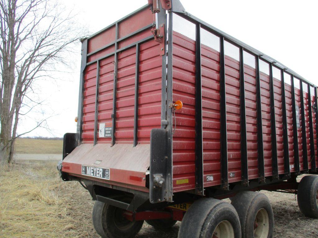 2008 Meyer 4220, 20' chopper box, Frt. & rear unload, Hyd drive w/Meyer model X1906 running gear