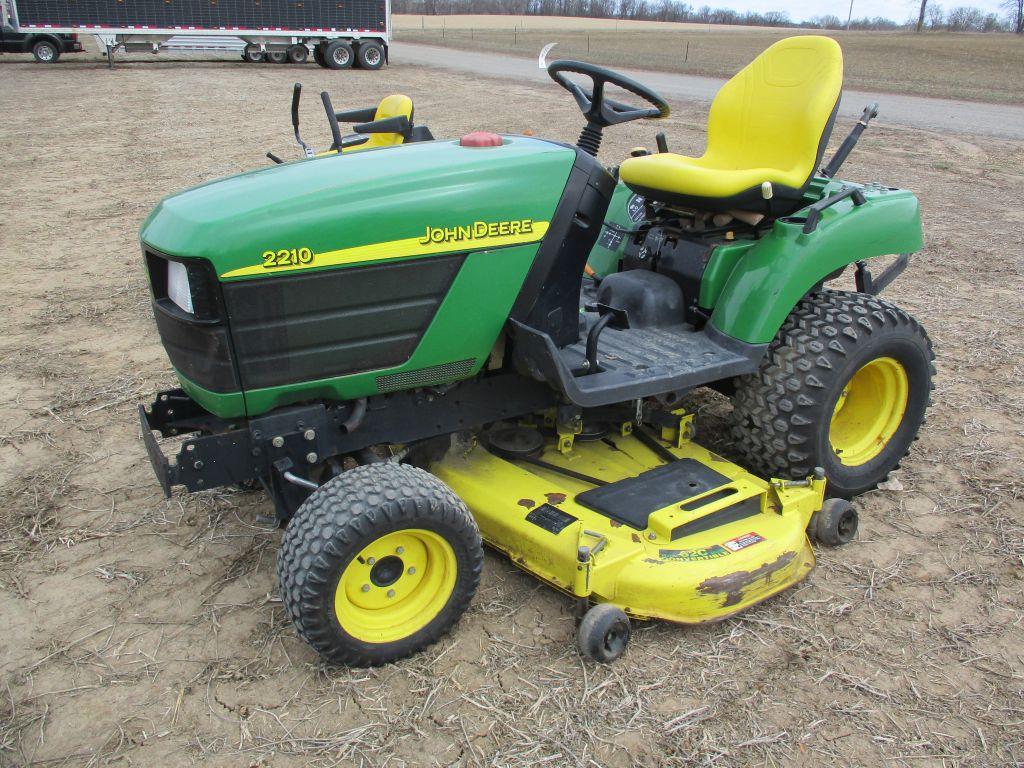 John Deere 2210 Dsl. 962 Hrs. 4WD, 3pt. PTO,Hyd & mid Mnt. Hyd, Hydro, JD 62" mower deck