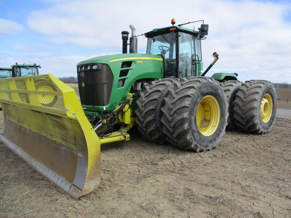 Combination of John deere 9630 w/Degelman 7900, 18' 6 way blade