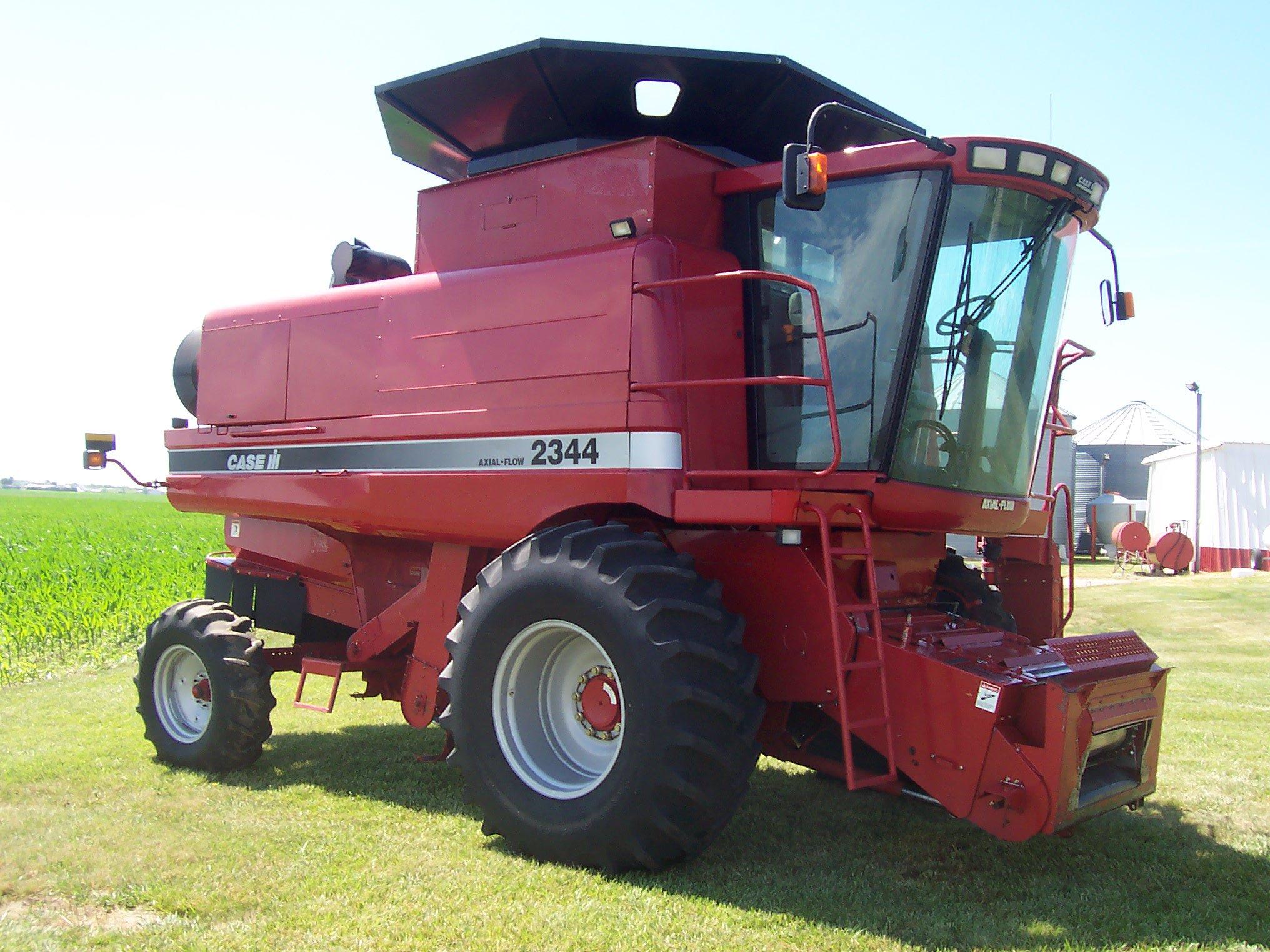 CASE IH MODEL 2344 AXIAL-FLOW COMBINE