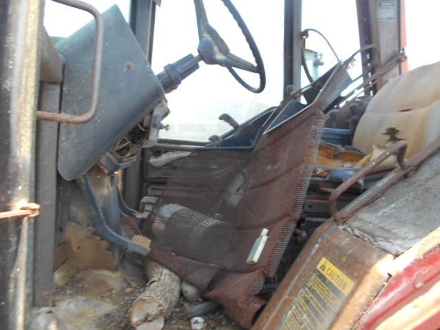 International 3688 Salvage Tractor