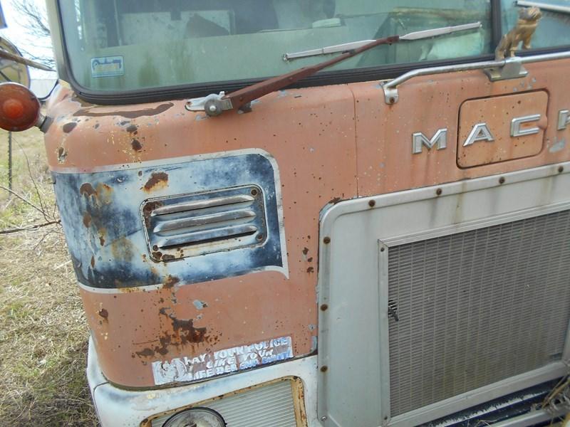 Mack FS700L Salvage Truck