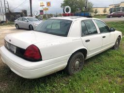 2003 Ford Crown Victoria Sedan