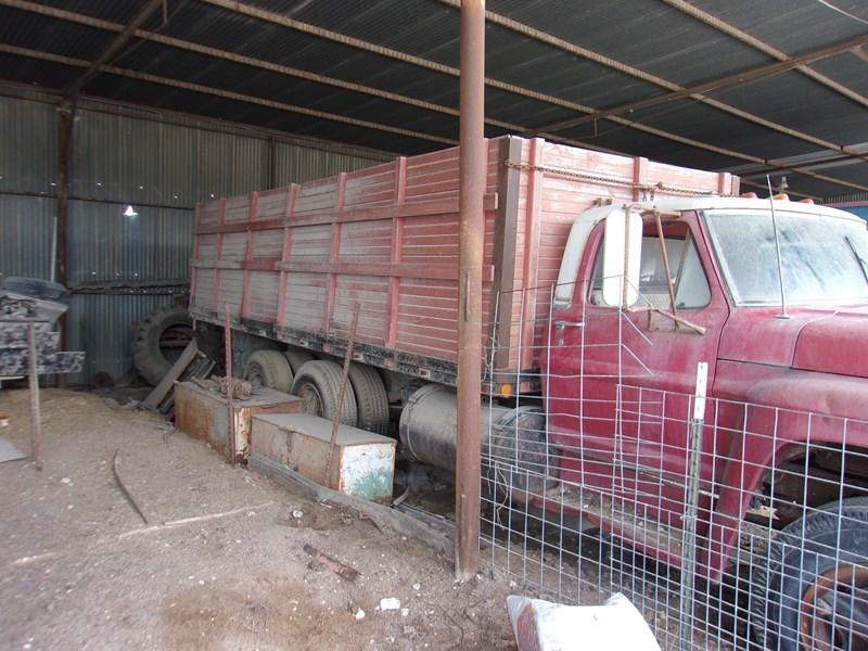 Ford  Model 600 Grain truck