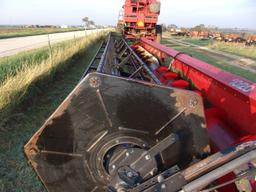 International 1680 Combine/Grain Header