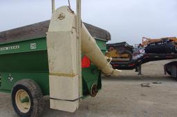 John Deere 310 Feed Cart