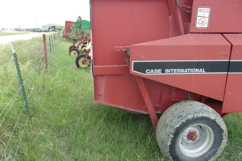 Case IH 8460 Round Hay Baler