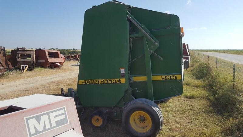 1998 John Deere 566 Round Baler