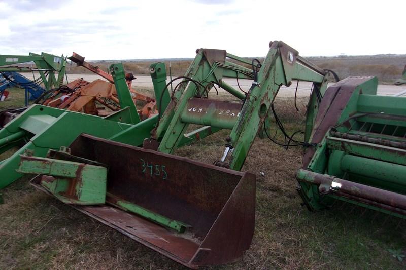 John Deere 260 Loader