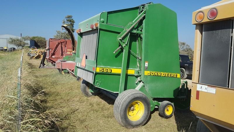 1998 John Deere 566 Round Baler