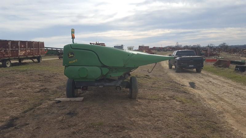 2010 John Deere 608C Corn Header