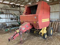 New Holland 650 Hay Baler