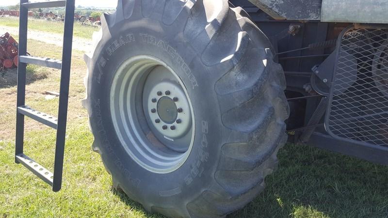 Gleaner R50 Combine