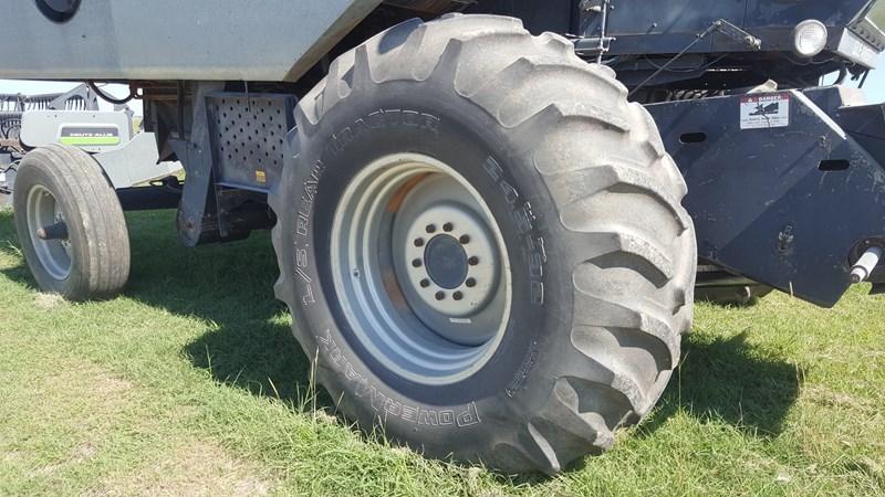 Gleaner R50 Combine