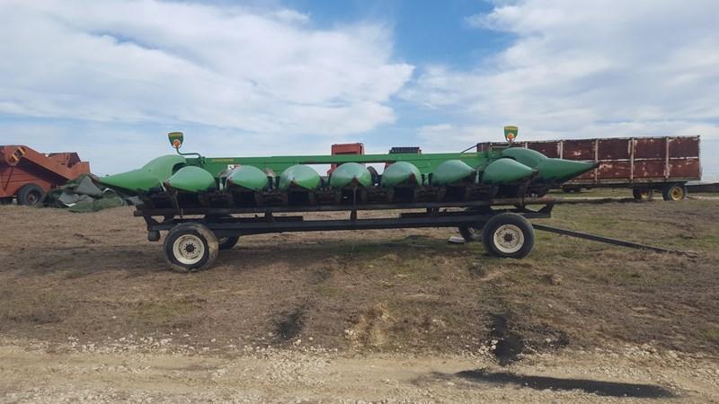 2010 John Deere 608C Corn Header