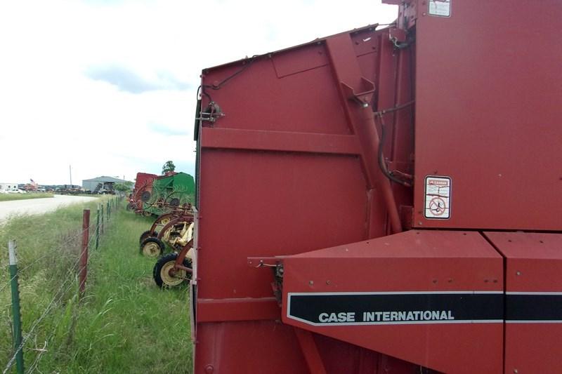 Case IH 8460 Round Hay Baler