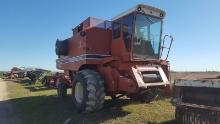 International 1460 Combine w/ Header