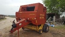 New Holland 678 Round Baler