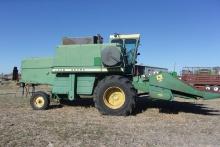 John Deere 6600 Combine