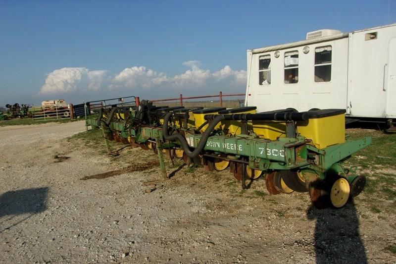 John Deere 7300 Planter