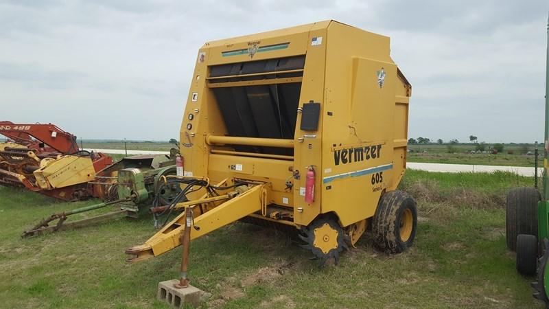 Vermeer 605L Round Baler