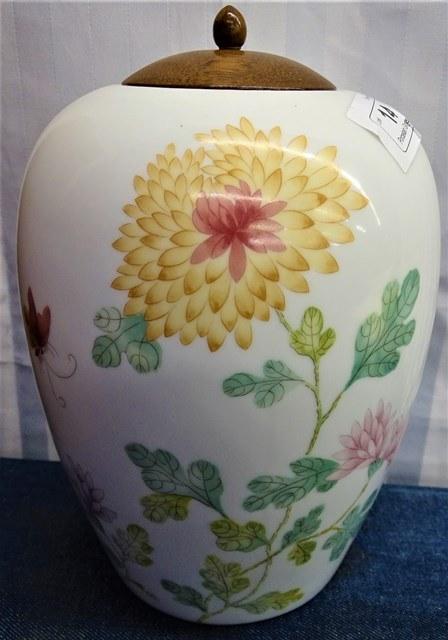 2 Porcelain Ginger Jar w/ wooden Lid MIB NOS