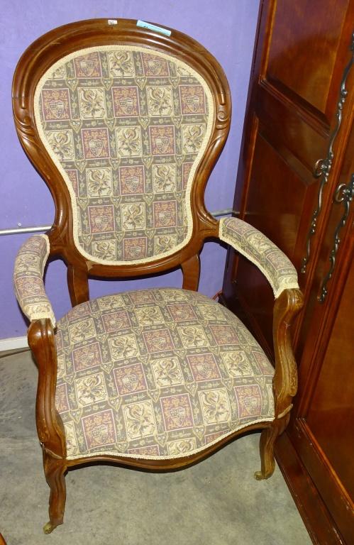 VICTORIAL LADIES CHAIR