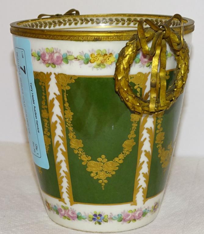 BEAUTIFUL SERVES GOLD GUILDED ICE BUCKET 5.5"