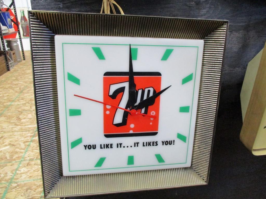 85293 - 7 up Plastic Lighted Clock 16 X 16