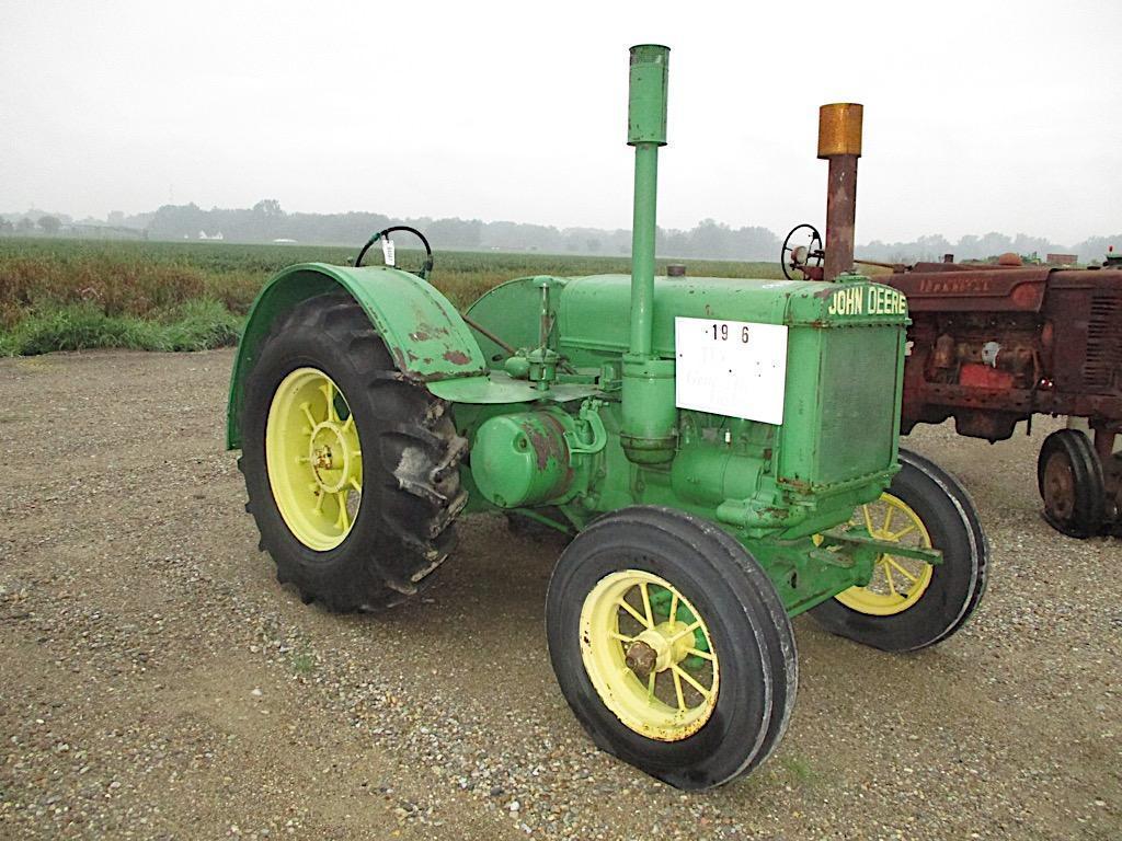 94087- JD D UNSTYLED TRACTOR