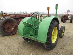 94087- JD D UNSTYLED TRACTOR