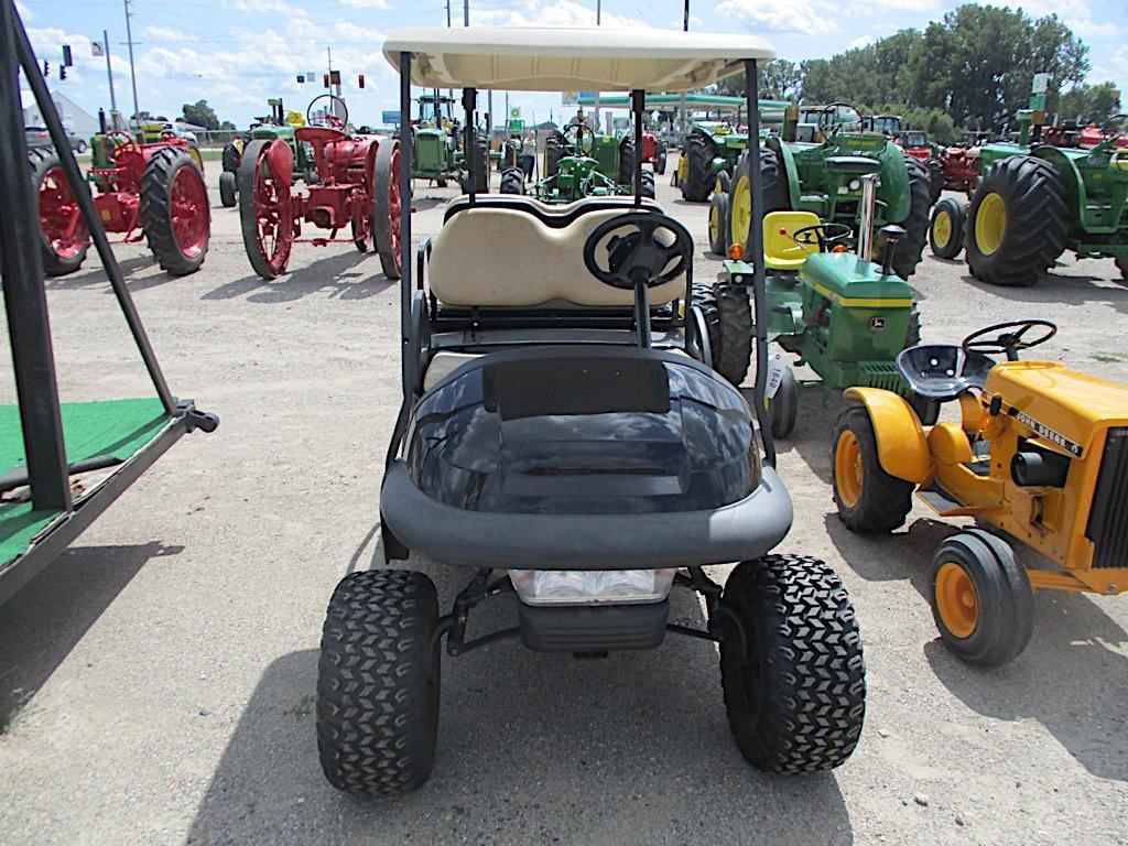 1640- E-Z GO GOLF CART