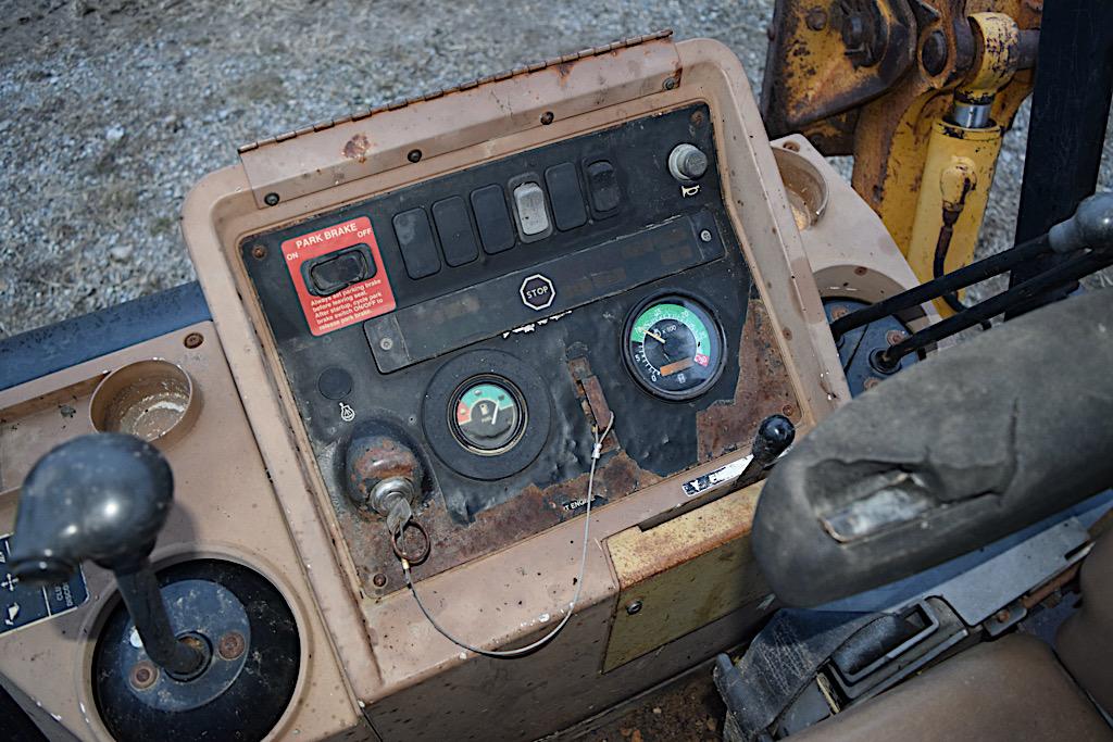 3014 - JOHN DEERE 310 E LOADER BACKHOE